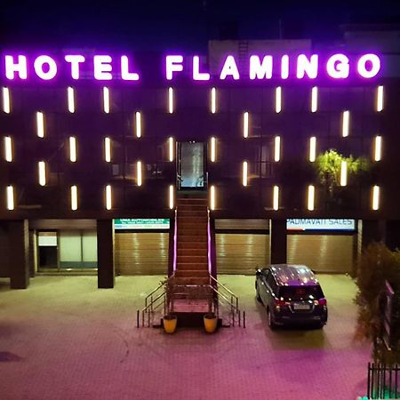 Hotel Flamingo Gāndhīdhām Esterno foto
